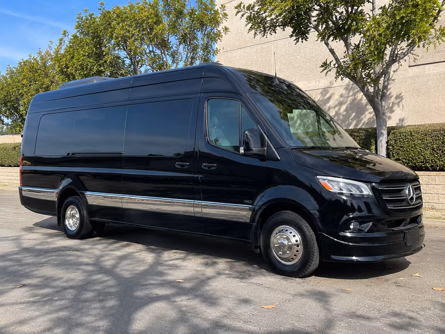 salem 10 passenger sprinter van