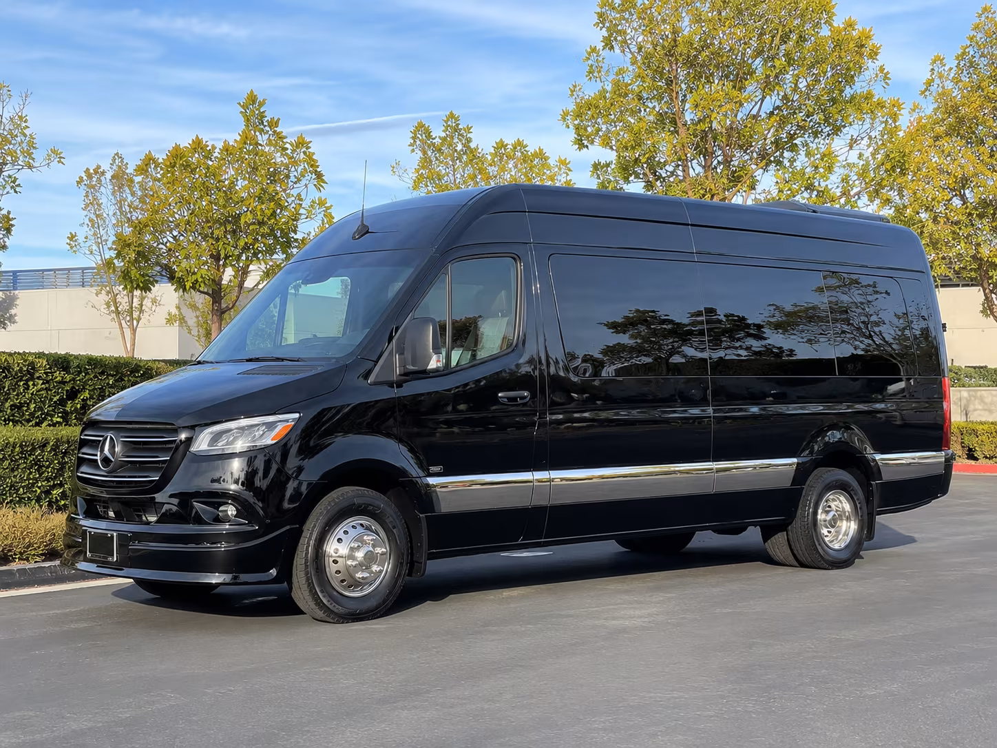 salem 8 passenger sprinter van